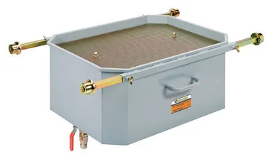 Waste oil drainer for pit